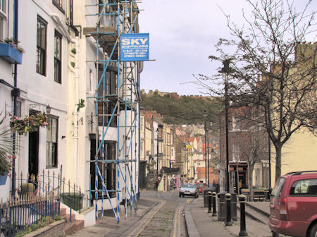 Merchants Row, Scarborough 2010 - 53kB jpg