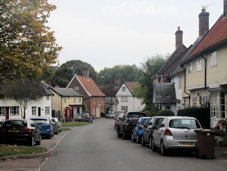 Low Street, Hoxne 12/10/14 - 33kB jpg