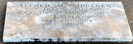 Emma Blackman and Alfred Moulden's headstone - 21kB jpg