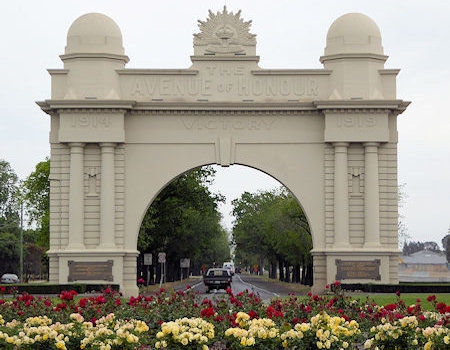 Arch of Victory, Ballarat November 2015 - 50kB jpg