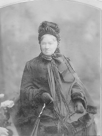 Elizabeth Emile Milner Cox 1897 - 23kB jpg