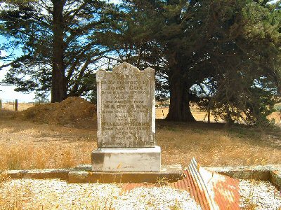 The Cox family grave, Ballarat 67kB jpg