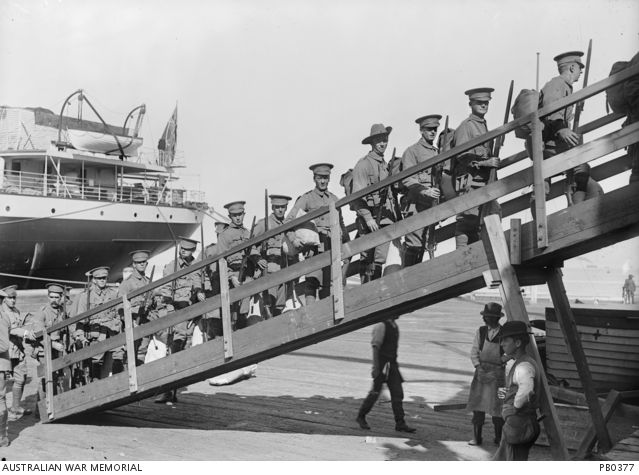 Troops board Euripides Melbourne 8 May 1915 - 74kB jpg