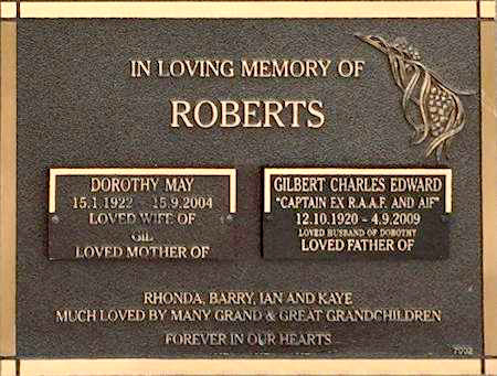 Dorothy May Roberts headstone - 42kB jpg