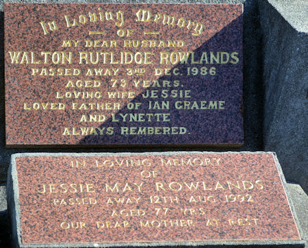 Walton Rowland headstone - 72kB jpg