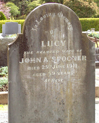 Lucy Spooner headstone - 51 kB jpg